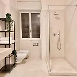 W83 House 코모