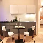 W83 House Como